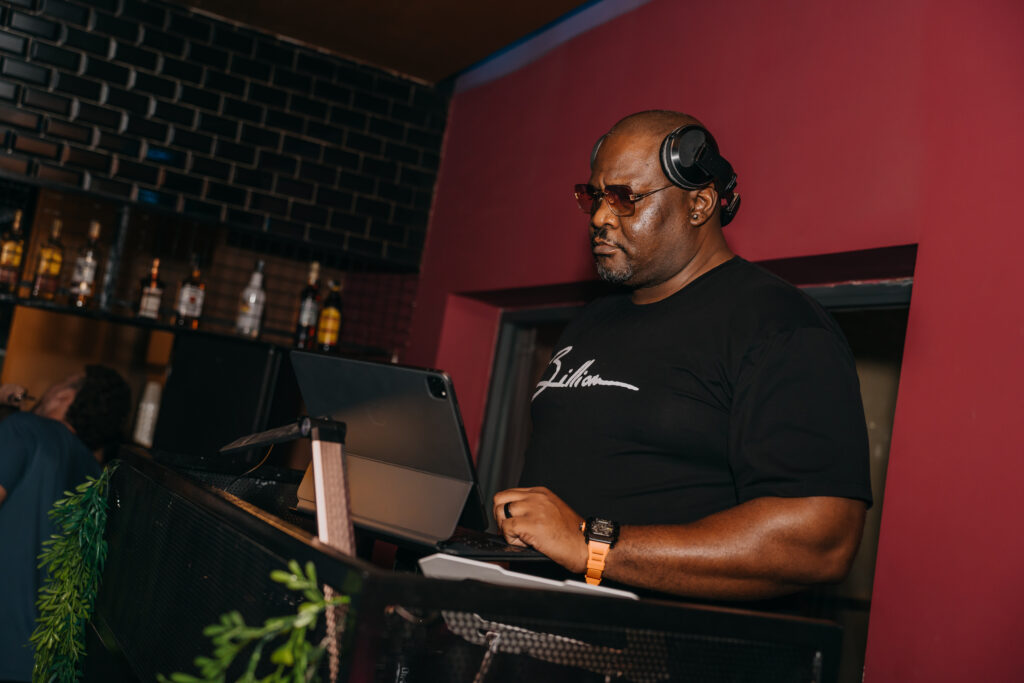 Afrotech vs Afrohouse comparison showing two African electronic music styles through rhythm, atmosphere, and dancefloor energy.